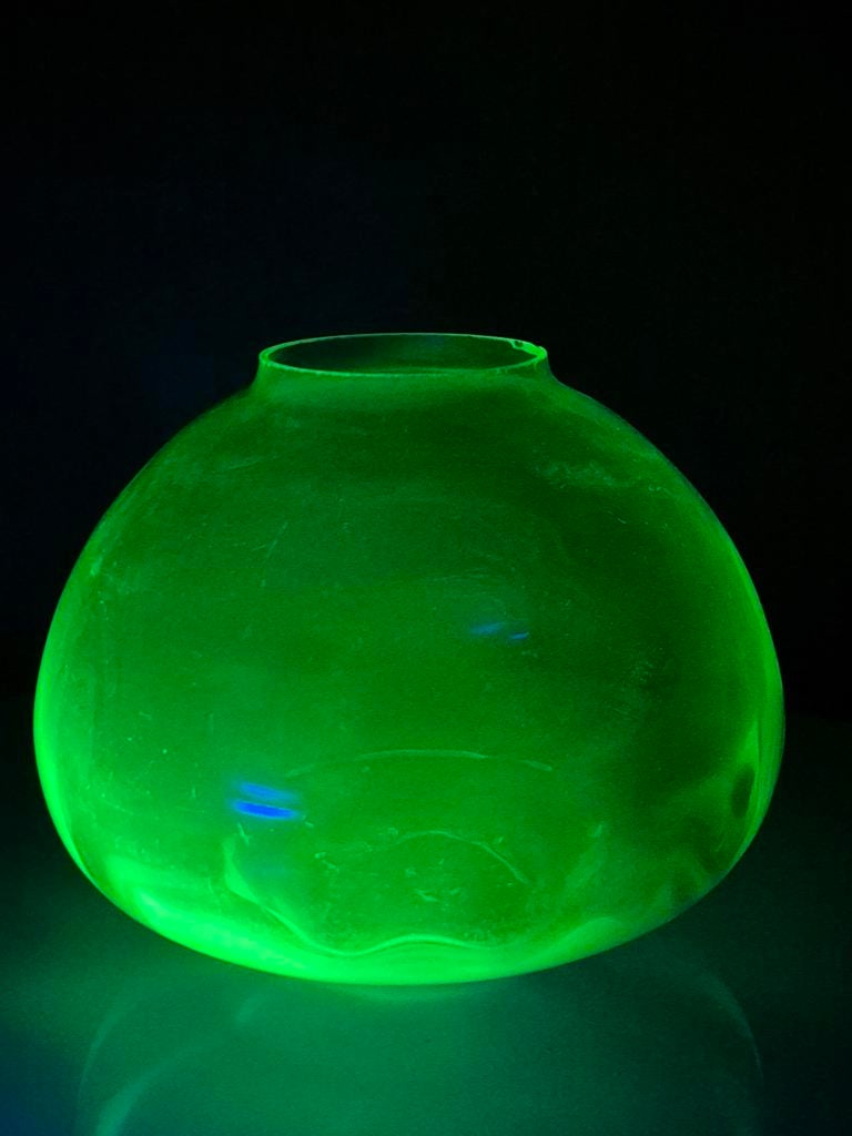 Groen uranium  glas vaas mira Nr 3  W.J. Rozendaal annaglas, Ophalen of Verzenden