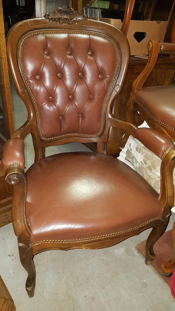 Lodewijk fauteuils, Ophalen