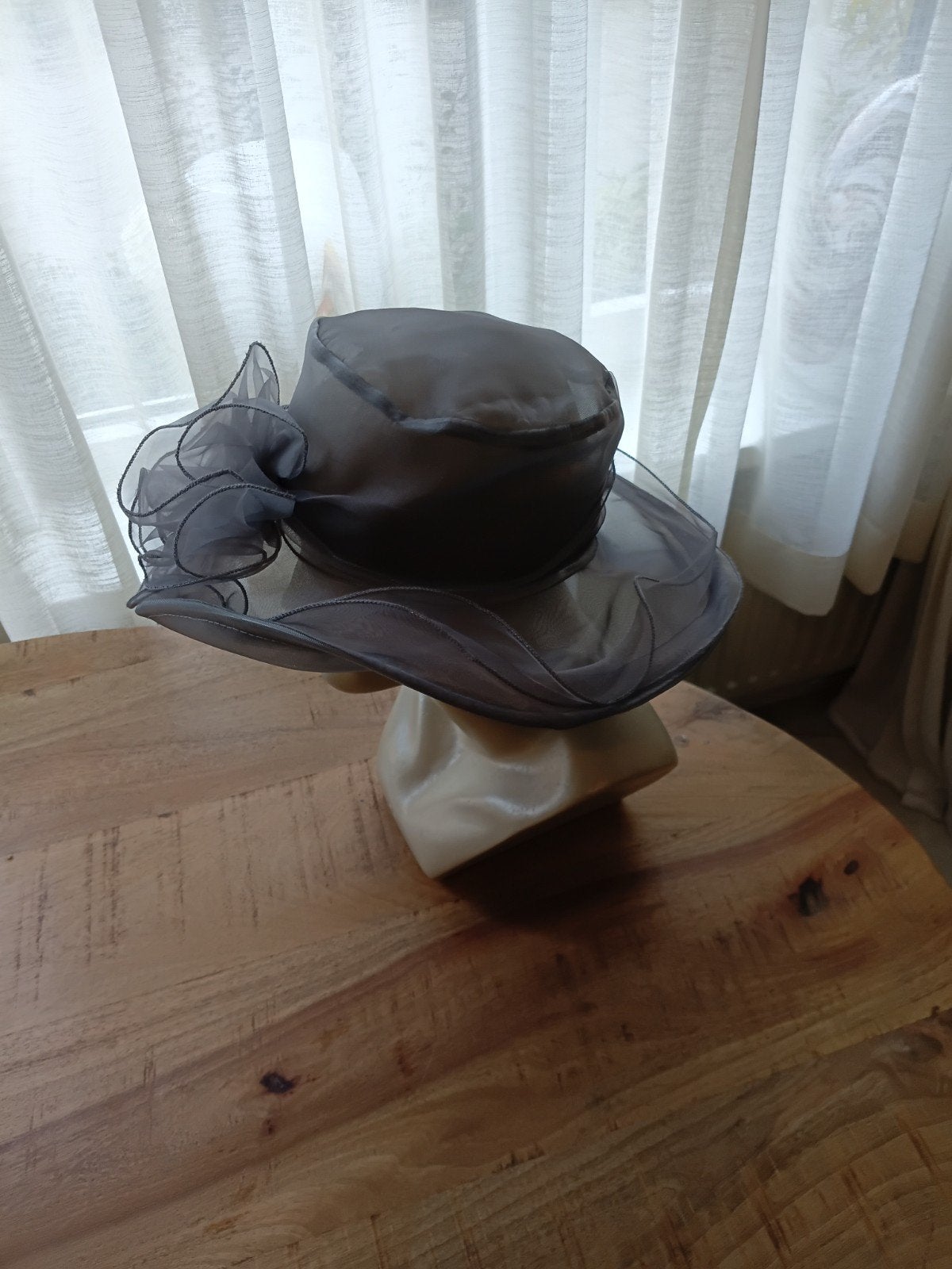 Elegante voile hoed - Nieuw, Ophalen of Verzenden, Nieuw, One size fits all, Hoed