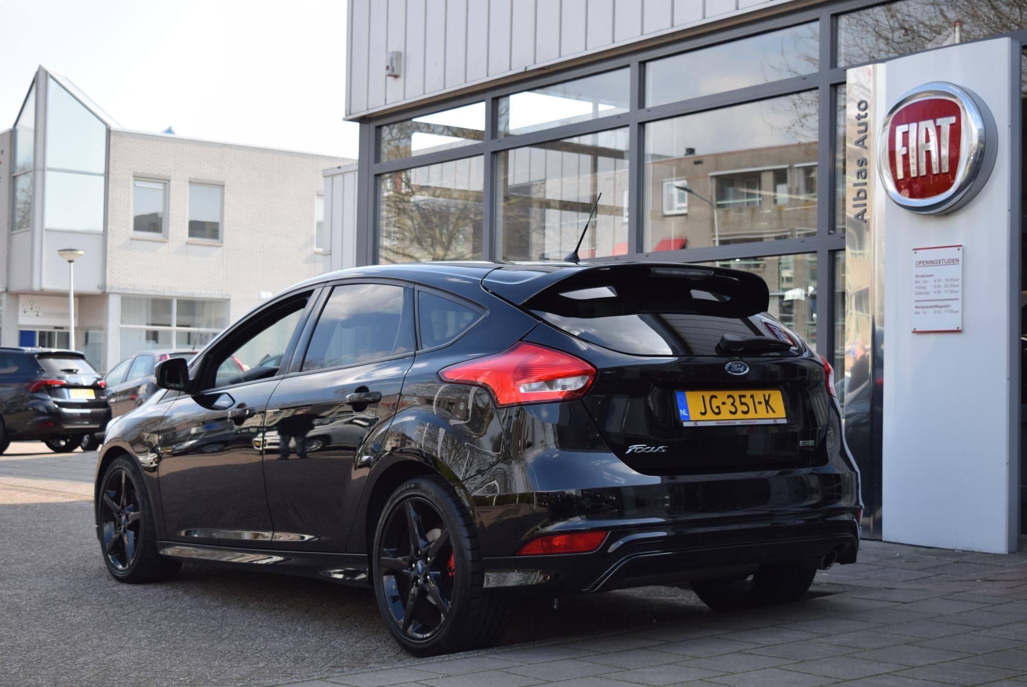 Ford Focus 1.5 Black Edition, Stof, 4 cilinders, 150 pk, Navigatiesysteem