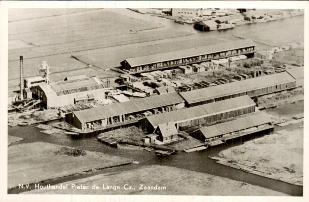 Zaandam - Houthandel Pieter de Lange - Luchtfoto, Verzamelen, Ophalen of Verzenden, 1940 tot 1960, Ongelopen, Noord-Holland