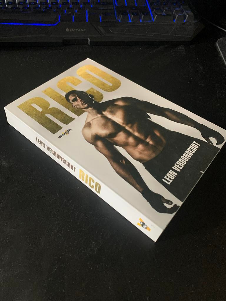 Boek Rico Verhoeven - Leon Verdonschot, Ophalen of Verzenden, Gelezen, Vechtsport