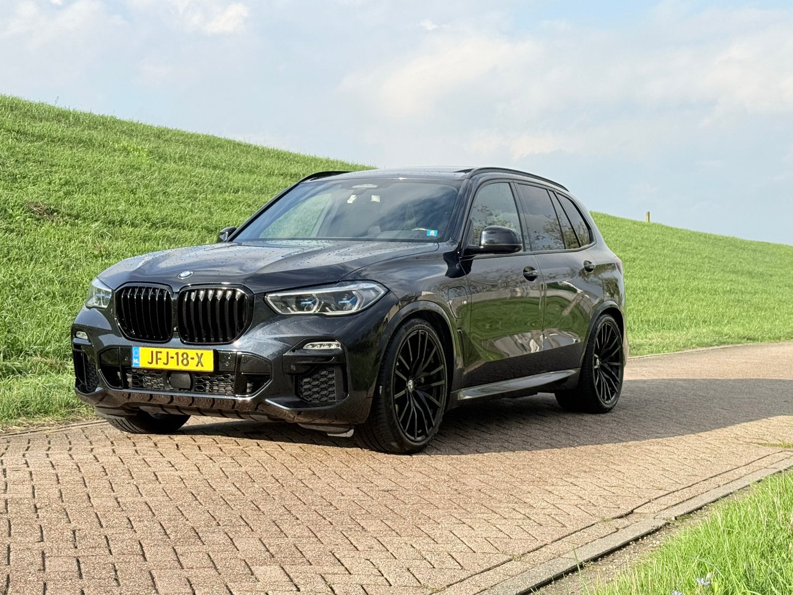 BMW X5 Xdrive45e 394pk Aut 2021 Zwart, Auto's, 77 km/l, X5, Zwart, 2410 kg