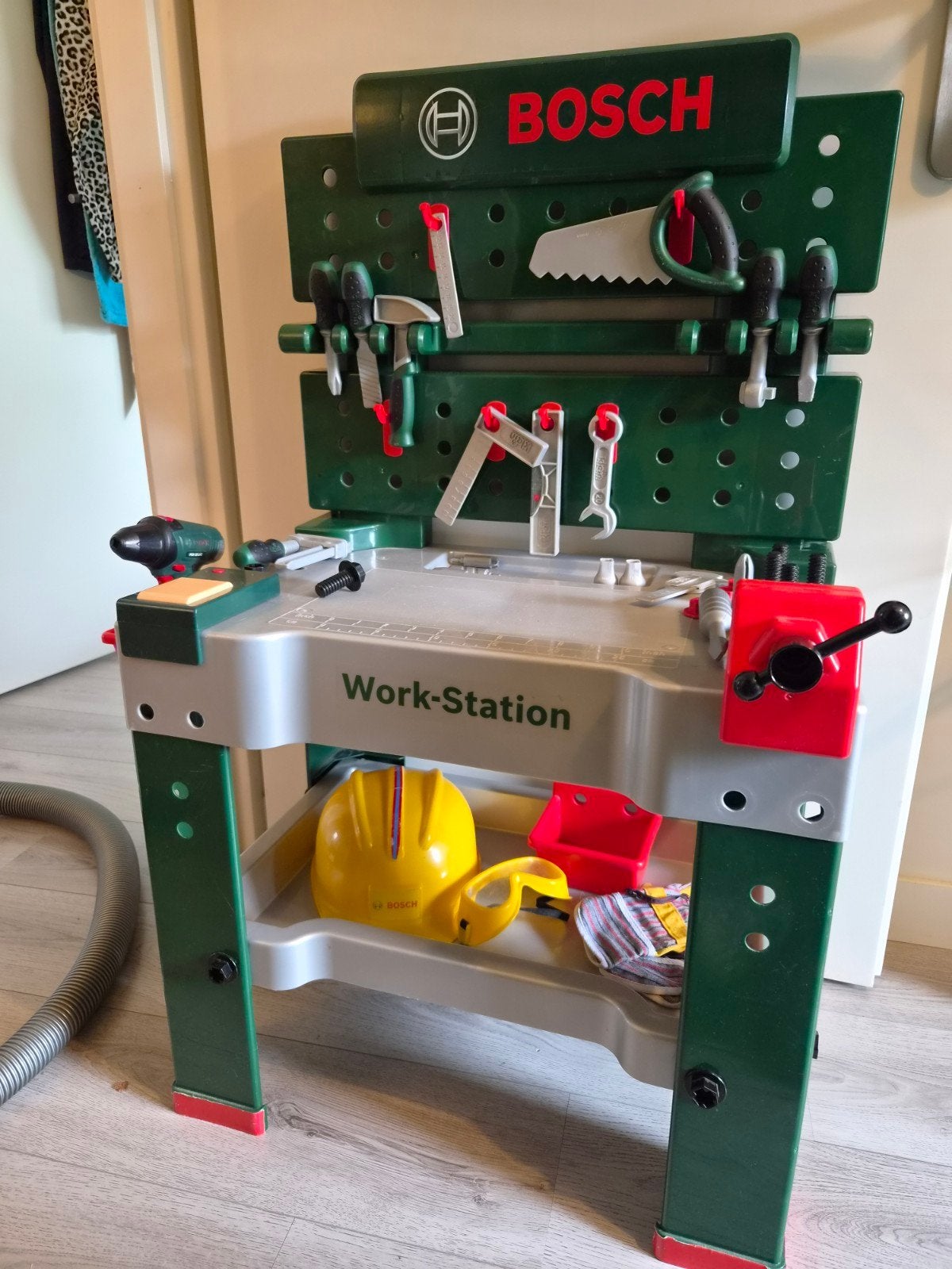 Bosch Kinder Werkbank met Gereedschap en Accessoires, Ophalen, Gebruikt, Knutselen, Met geluid