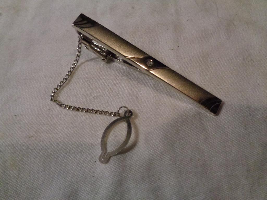 zilverkleurige stropdas speld met ketting nr br 0191, Ophalen of Verzenden, Nieuw
