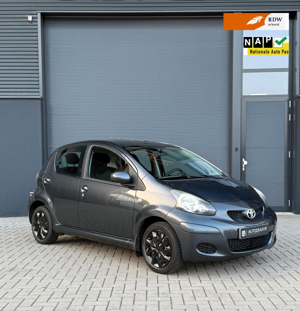 Toyota Aygo 1.0 12V Vvt-i 5DRS/Nieuwe APK/Elektr. Pakket/NAP, Auto's, Toyota, Voorwielaandrijving, Stof, Zwart, 4 stoelen