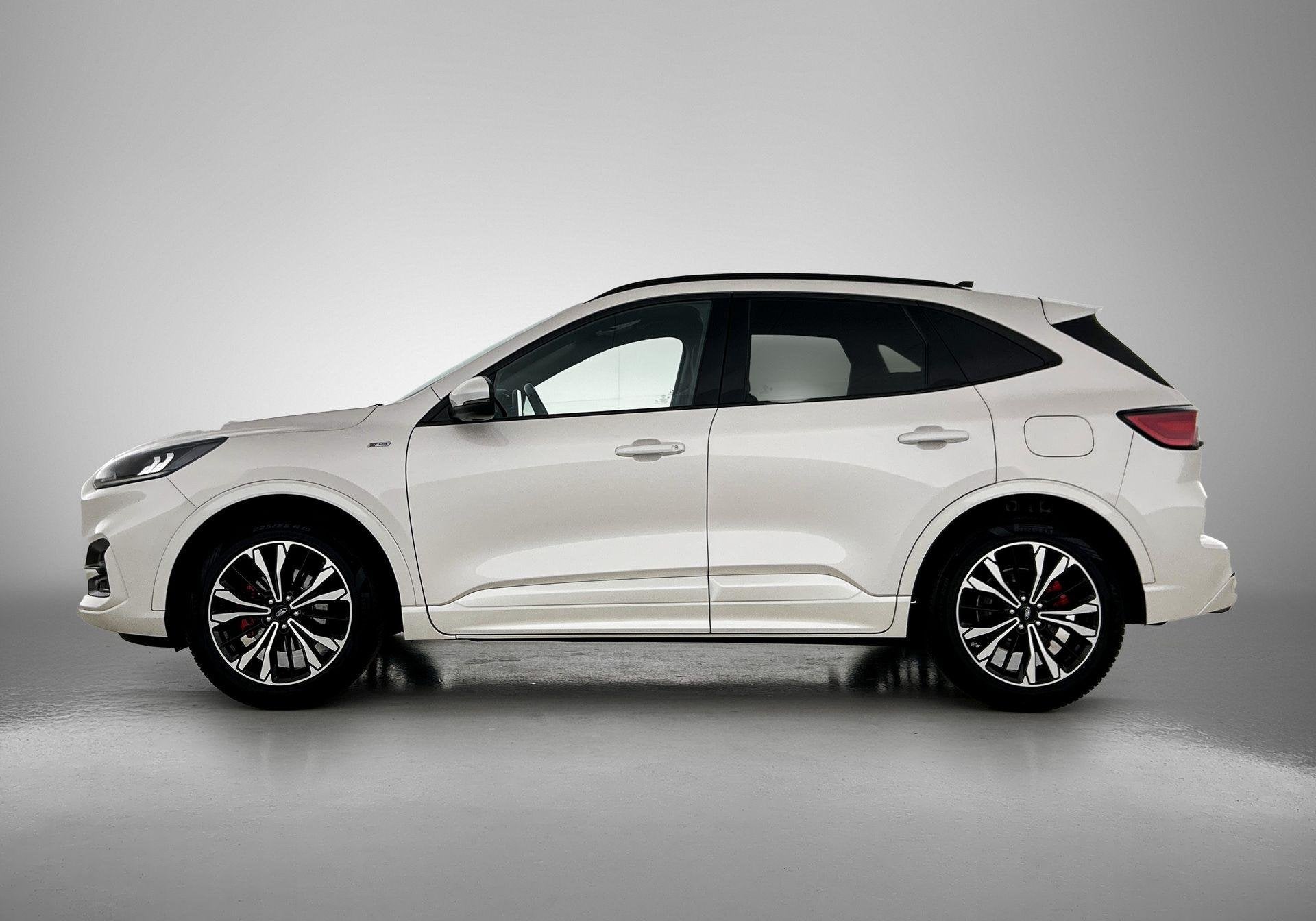 Ford Kuga 1.5 EcoBoost ST-Line | Trekhaak | Airco | 19 Inch, Voorwielaandrijving, 12 maanden, Stof, Wit