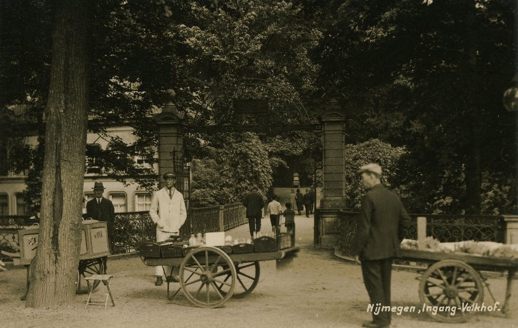 Fotokaart Nijmegen Valkhof Ingang Venters Van Elk, Verzamelen, Verzenden, 1920 tot 1940, Ongelopen, Gelderland