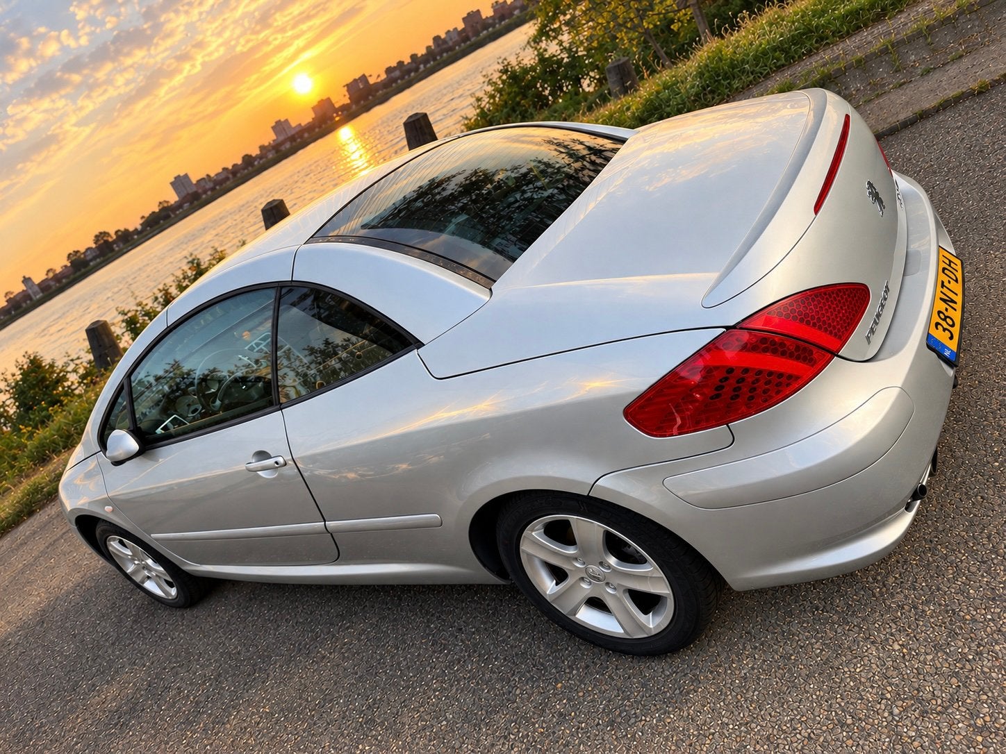 Cabrio Peugeot 307 1.6 16V CC silver, Auto's, 730 kg, Zwart, 4 cilinders, Cabriolet
