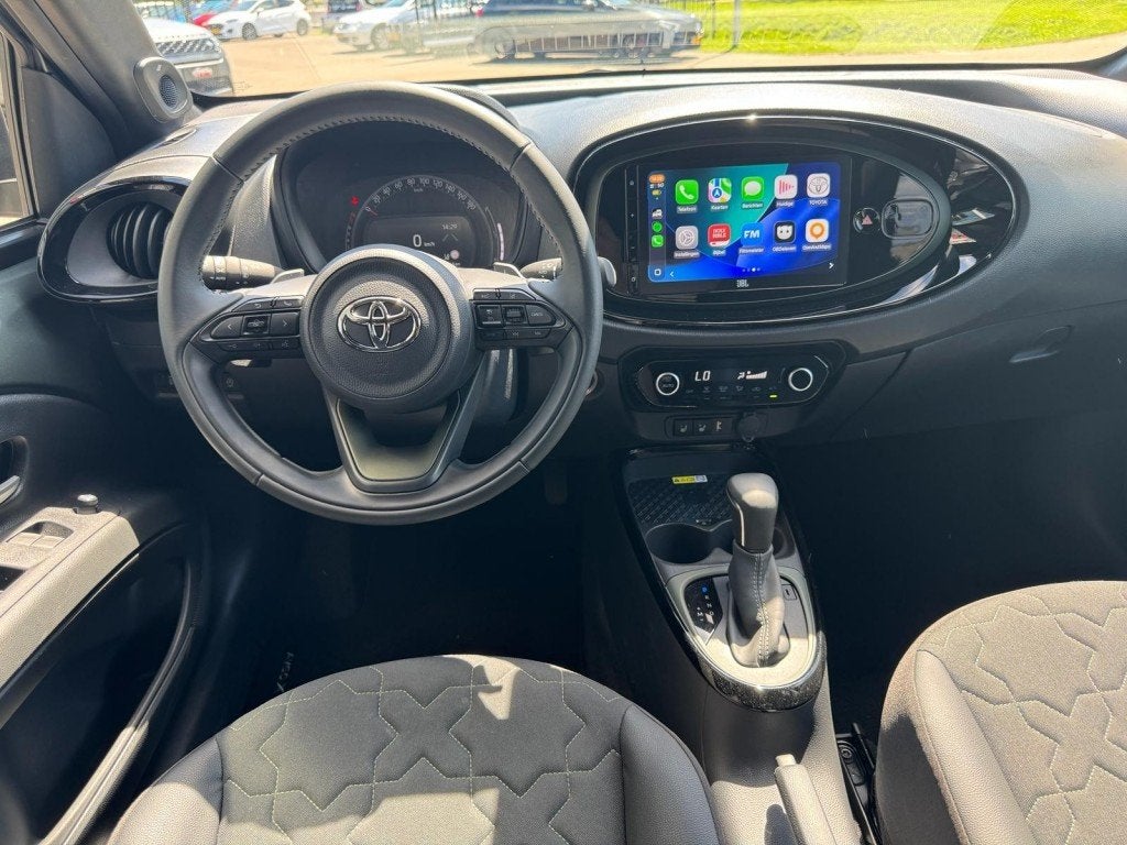 Toyota AYGO X 1.0 VVT-I S-CVT ENVY TwoTone Carplay JBL Camer, Auto's, Toyota, Automaat, 4 stoelen, 998 cc, Aygo X