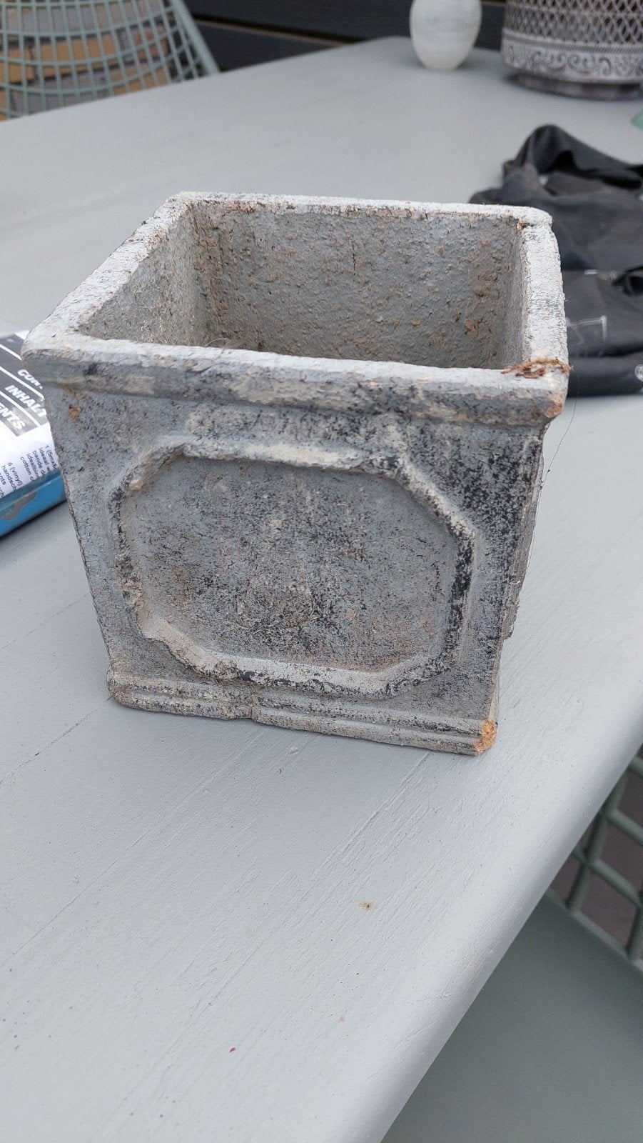 2 gietijzer Potten, 2 grijze vierkant steen en diverse ander, Tuin en Terras, Ophalen, Overige materialen, Gebruikt, Minder dan 30 cm
