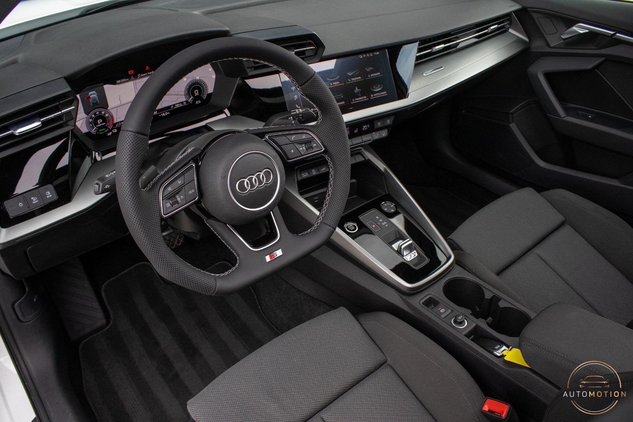 Audi A3 Sportback 45 TFSIe S line Competition PANO MAXTON MA, Dealer onderhouden, Gebruikt, 4 cilinders, Met garantie (alle)