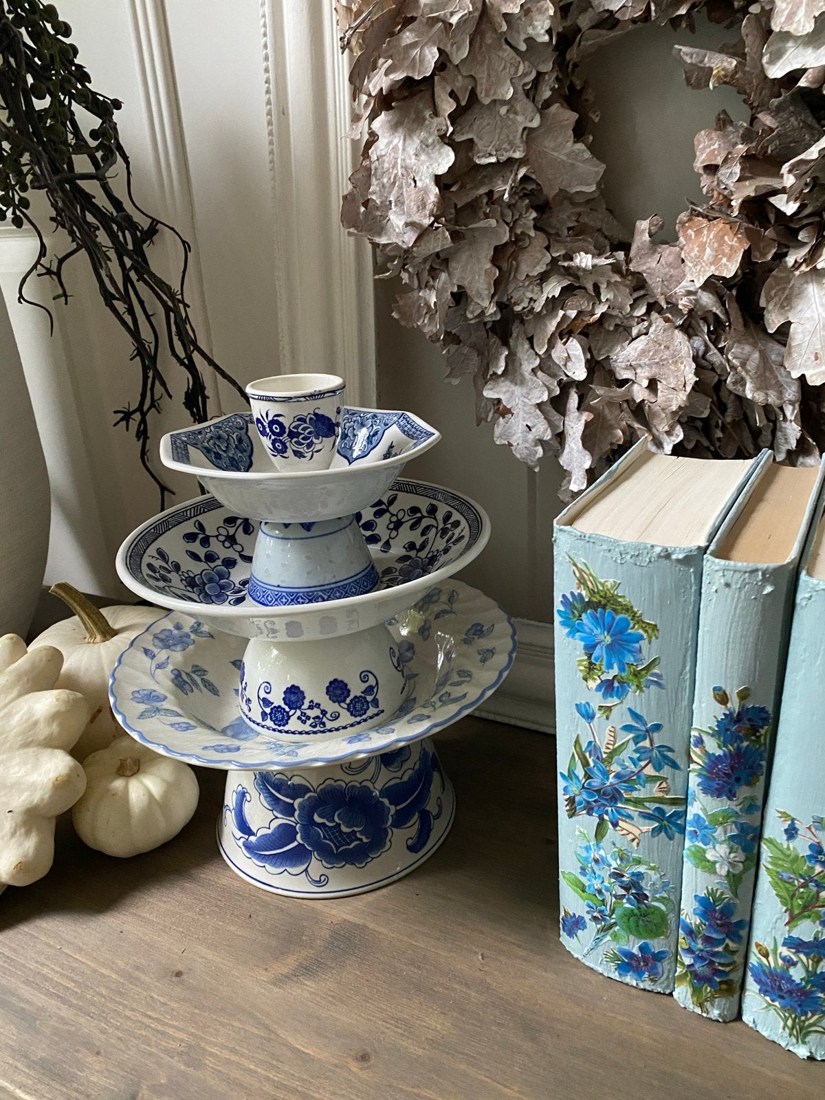 Handgemaakte etagère van blauw servies, Antiek en Kunst, Ophalen