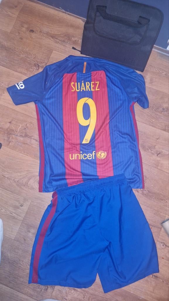 FC Barcelona Thuisshirt & Broekje Luis Suarez #9 (Maat L), Maat L, Verzenden, Zo goed als nieuw, Set