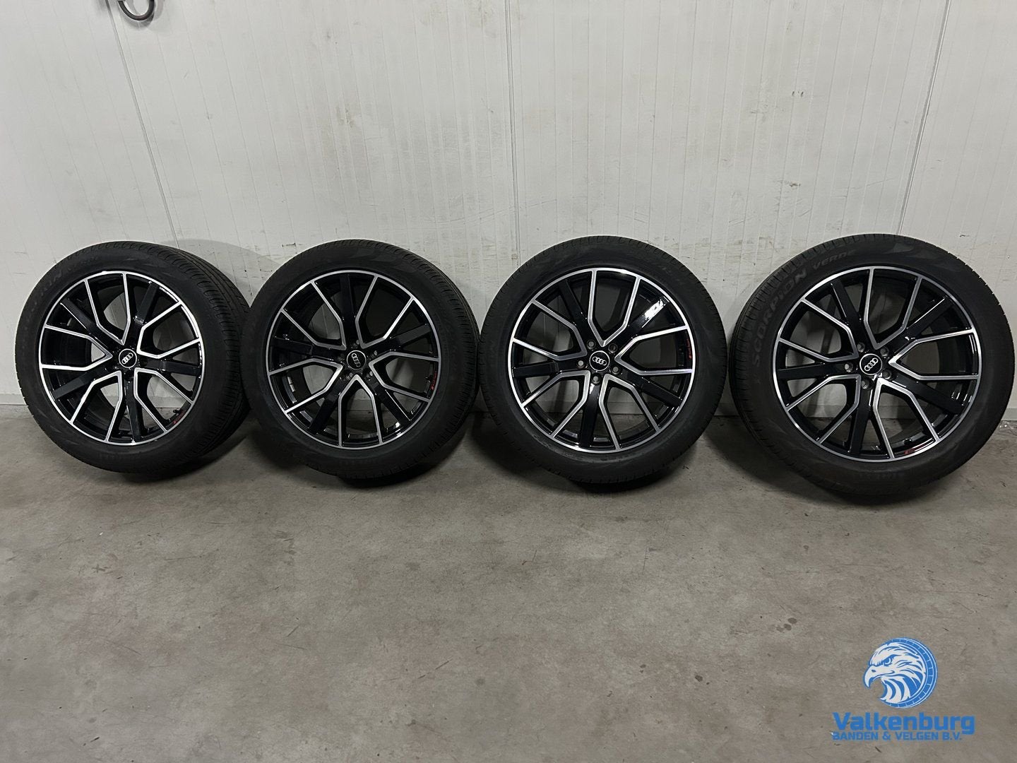 8mm! Originele Audi Q5 SQ5 80A Audi Sport 20 inch zwarte vel, Gebruikt, 255 mm, -, -