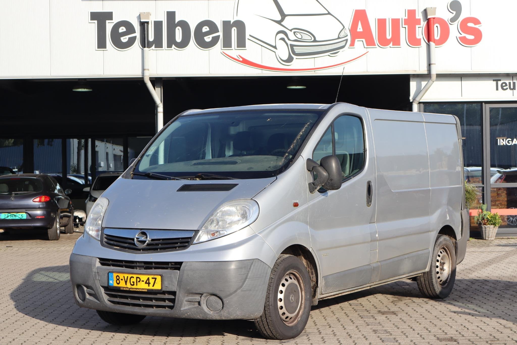Opel Vivaro 2.5 CDTI L1H1 (Koppeling niet top), Airco, Radio, Voorwielaandrijving, Stof, Gebruikt, 4 cilinders