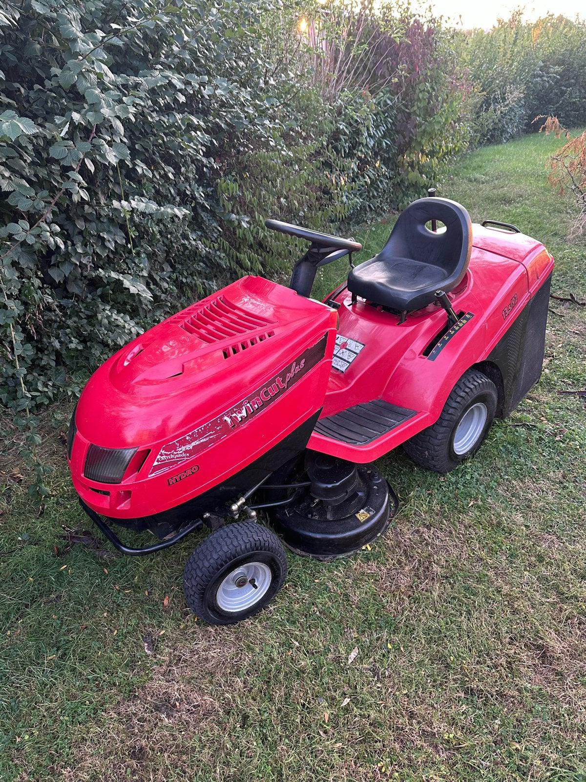 Zitmaaier Castlegarden TwinCut plus Hydro 13,5pk, Ophalen, Gebruikt, Elektrische starter, 90 tot 120 cm