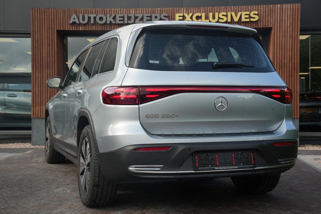 Mercedes-Benz EQB 250+ Business Solution 71 kWh, Auto's, Mercedes-Benz, 2005 kg, Gebruikt, Leder en Stof, SUV of Terreinwagen