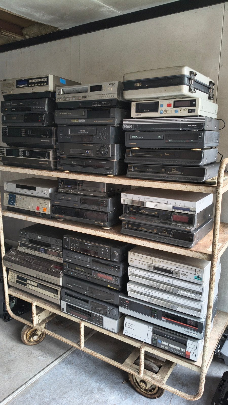 Grote partij videorecorders (lees advertentie), Audio, Tv en Foto, Videospelers, Ophalen, Niet werkend, VHS-speler of -recorder