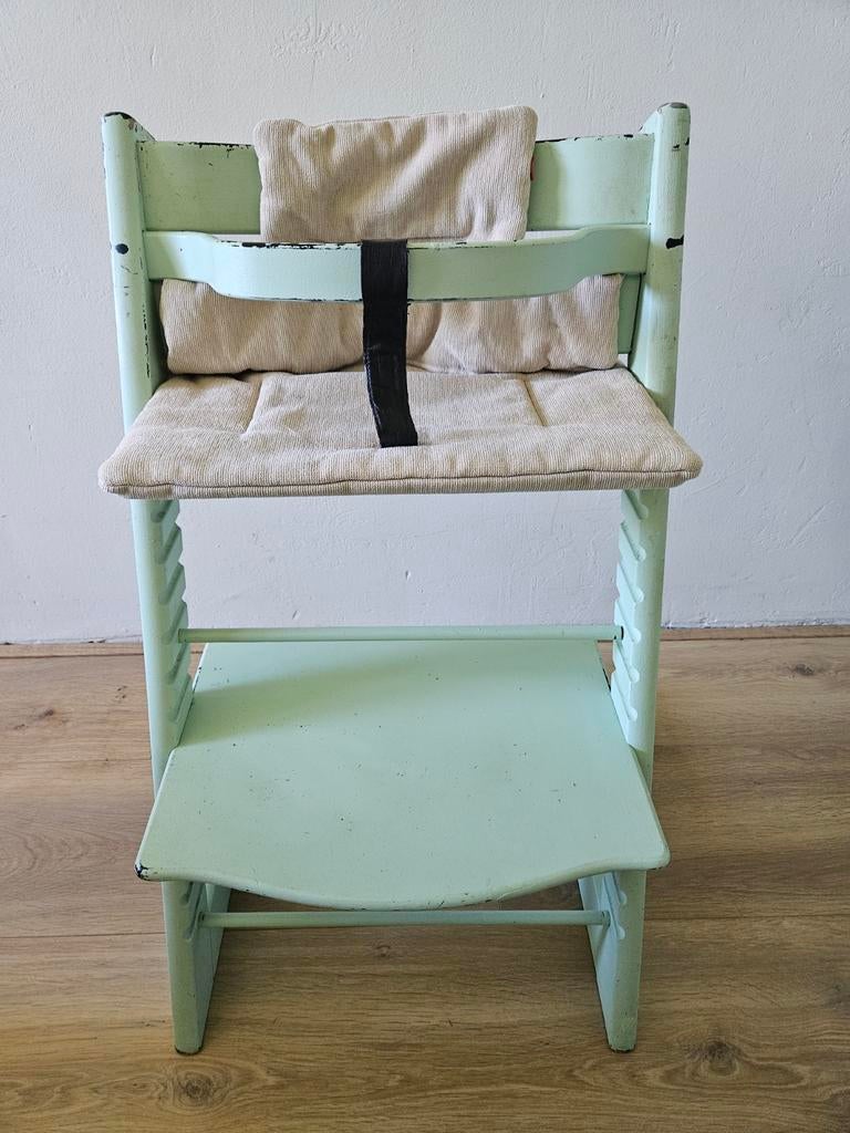 2 x Stokke Tripp Trapp met babyset, Kinderen en Baby's, Kinderstoelen, Gebruikt, Meegroeistoel, Aanschuifbaar, Stoelverkleiner