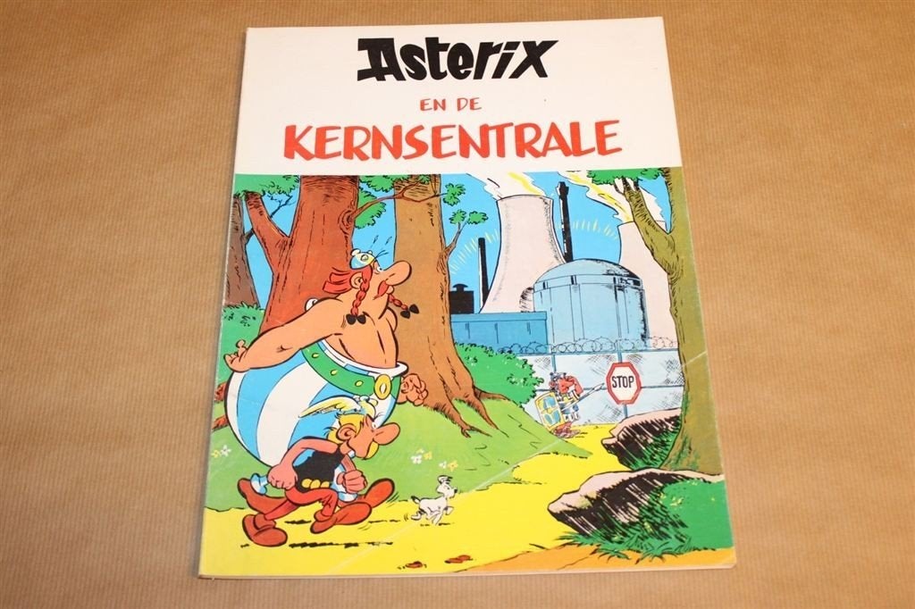 Asterix en de Kernsentrale, Boeken, Stripboeken, Eén stripboek, Ophalen of Verzenden, Zo goed als nieuw
