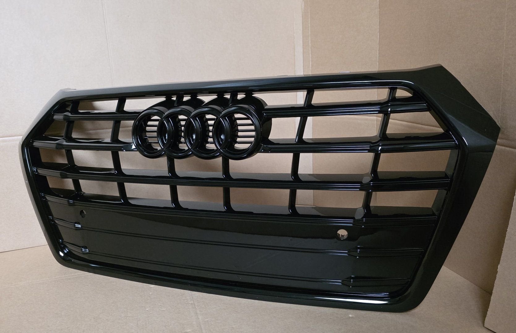 Grill Audi Q5 80A S-line HOOGGLANS ZWART GRILLE 2016-2020, -, Voor, Nieuw, Ophalen of Verzenden