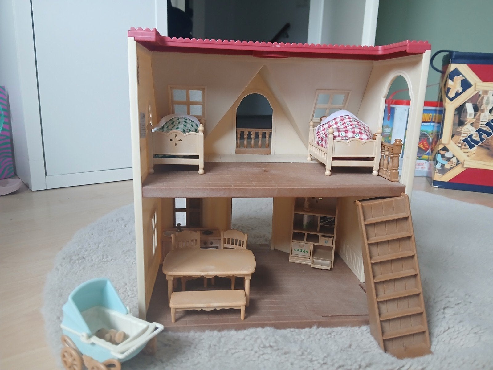 Sylvanian Families Huis met Meubels en Figuren, Kinderen en Baby's, Speelgoed | Poppenhuizen, Ophalen, Zo goed als nieuw, Poppenhuis