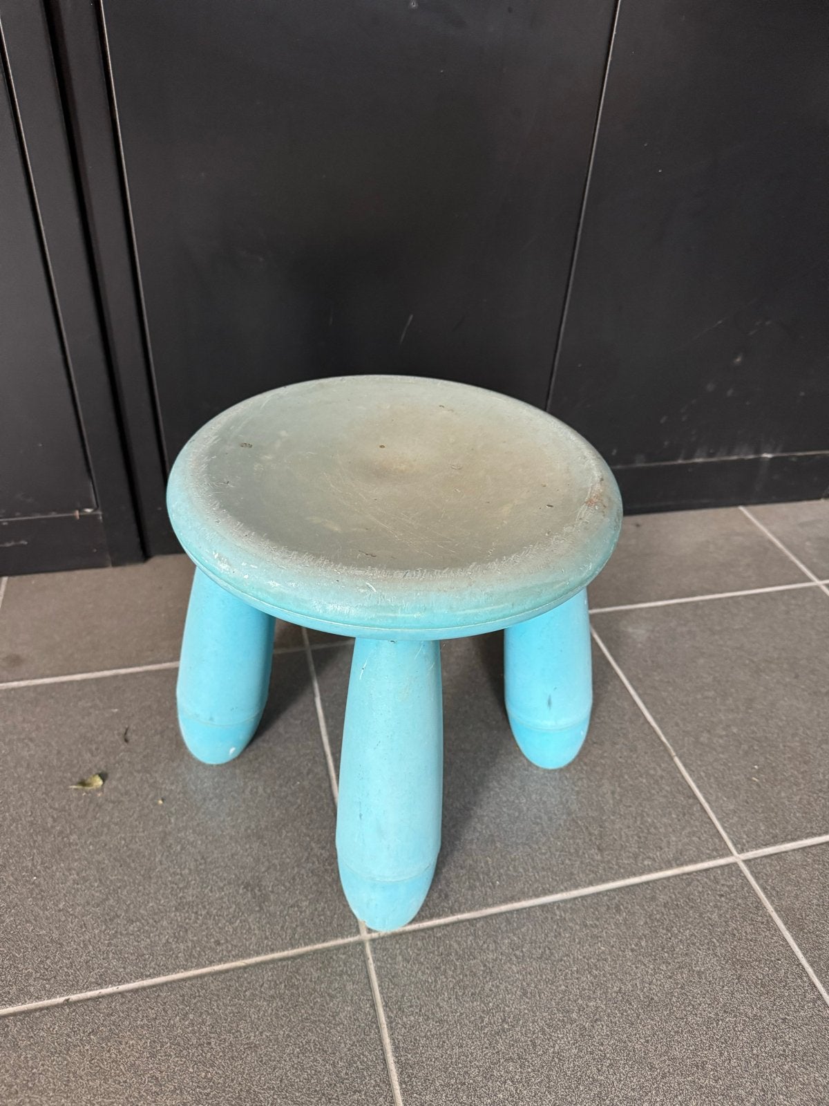 IKEA Mammut krukje - Blauw kinderstoeltje, Ophalen of Verzenden, Gebruikt, Kunststof