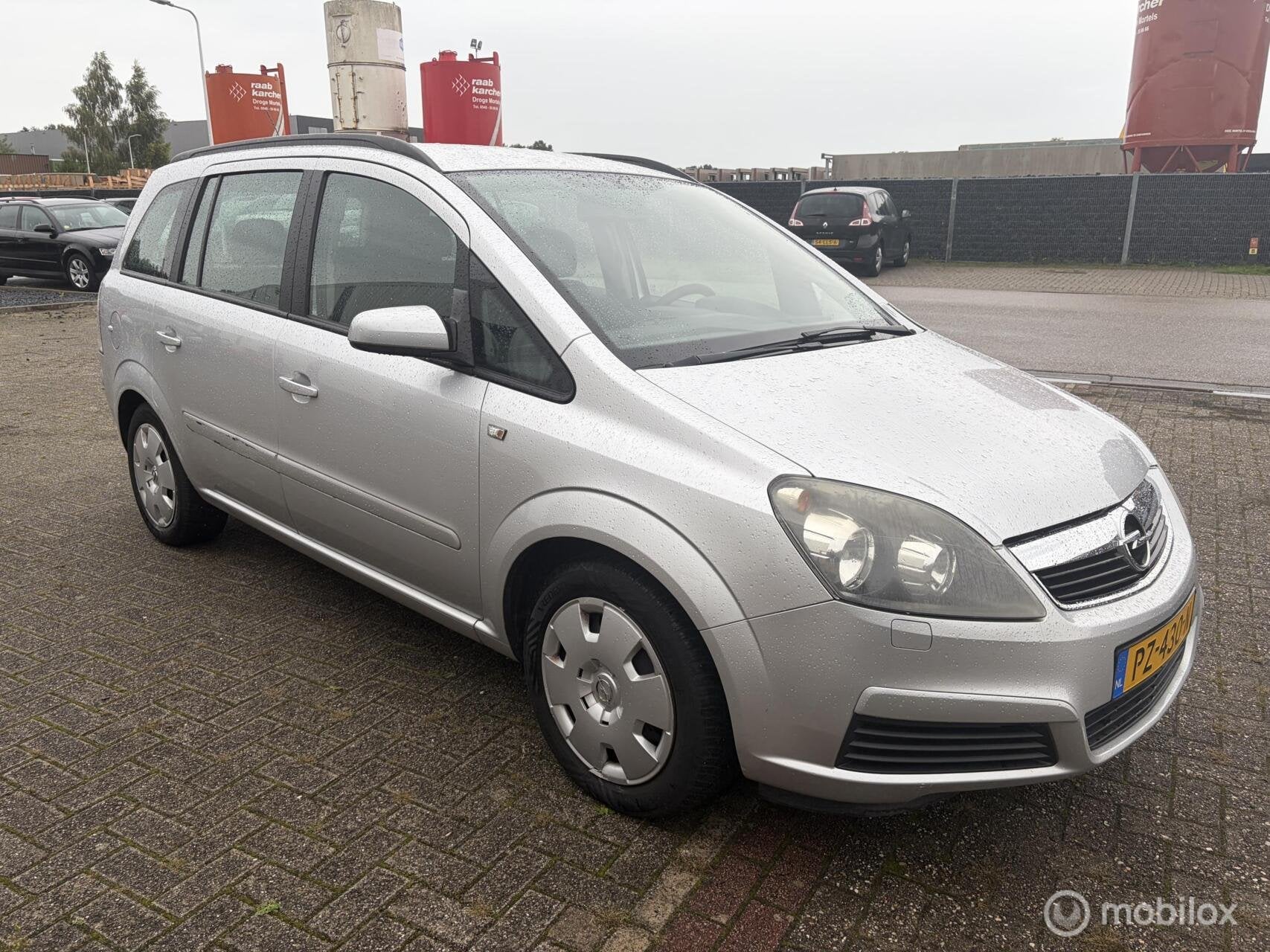 Opel Zafira 1.8 Business, Auto's, Gebruikt, 4 cilinders, MPV, 140 pk