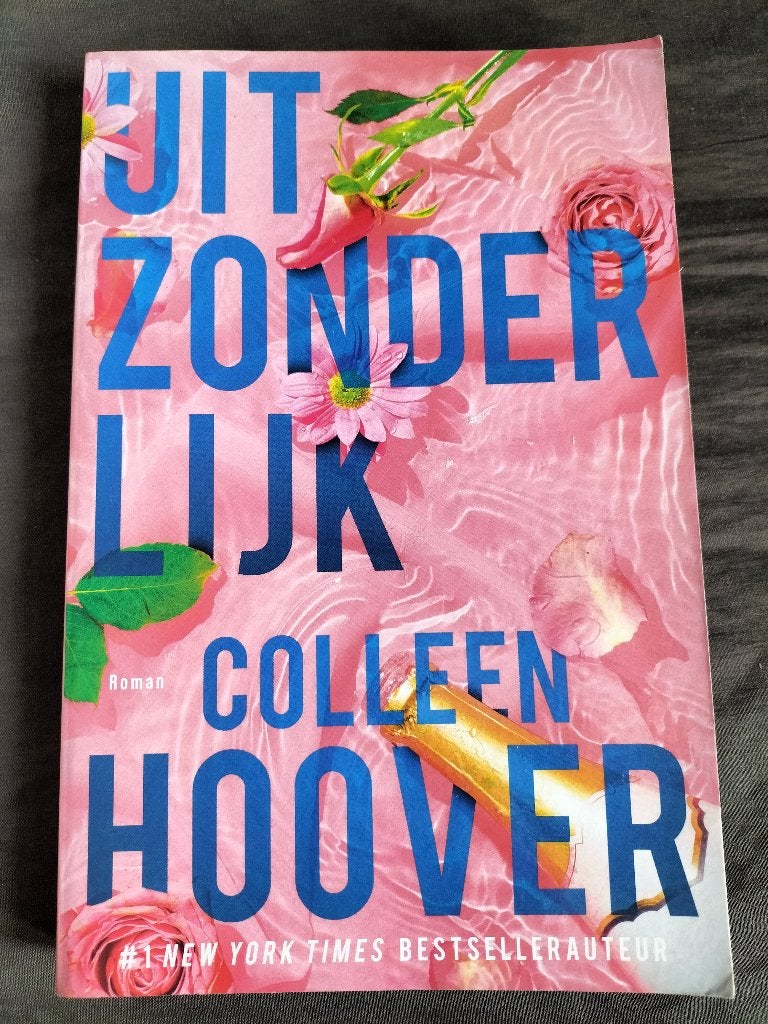 Colleen Hoover - Uitzonderlijk, Boeken, Ophalen of Verzenden, Zo goed als nieuw, Colleen Hoover