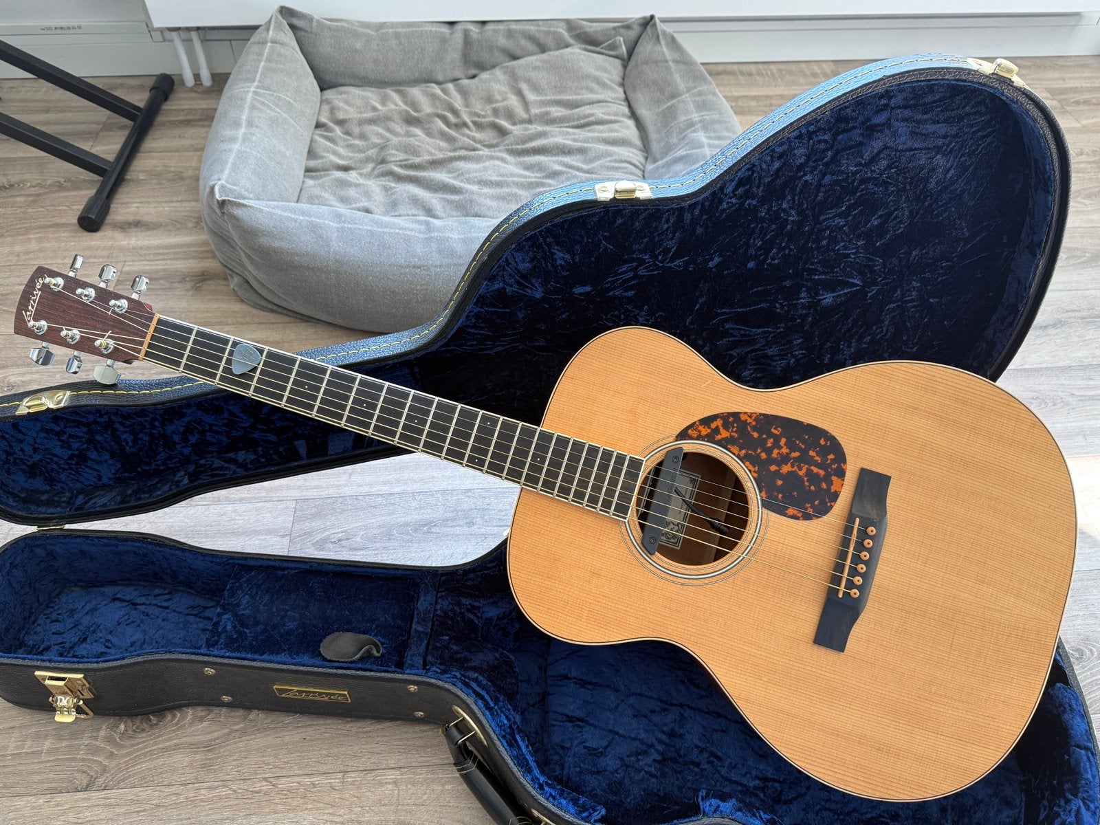 Larrivee OM-02 akoestische gitaar met koffer en element, Muziek en Instrumenten, Ophalen of Verzenden, Zo goed als nieuw, Western- of Steelstringgitaar