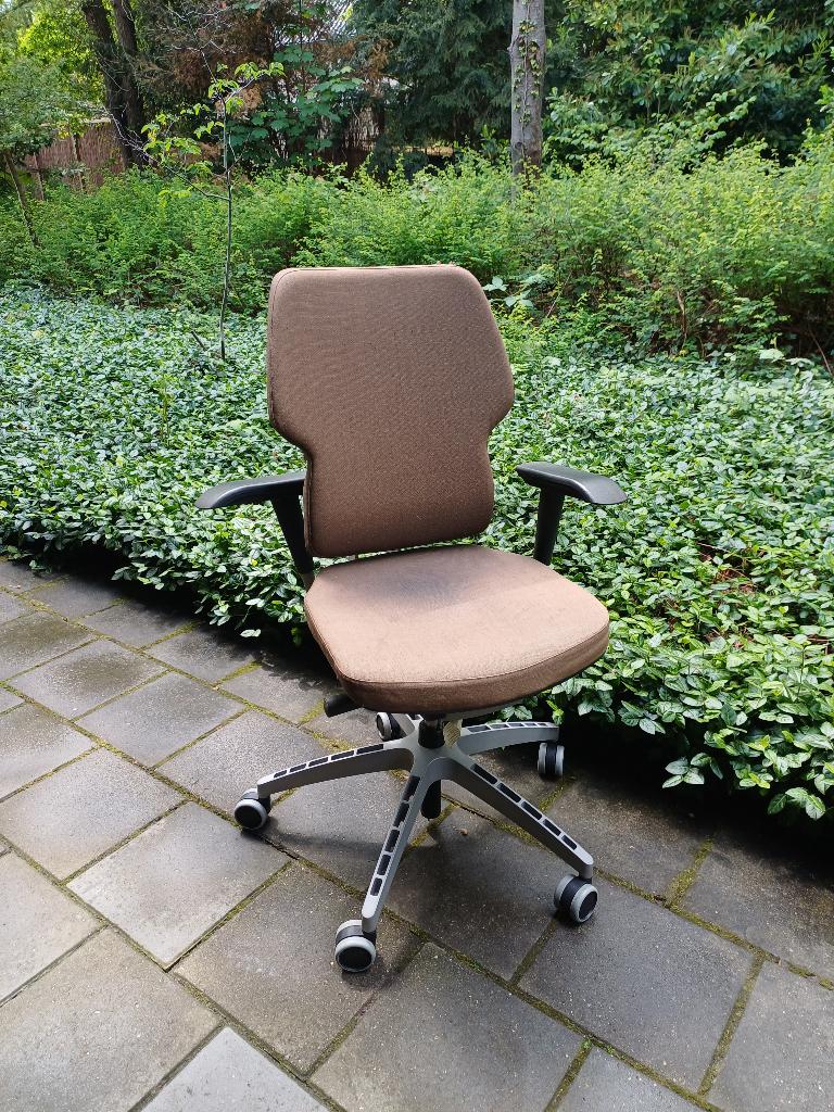 Luxe bureaustoel+Giant fiets, 1 koop svp VOOR 16 JUNI a.s., Huis en Inrichting, Bureaustoelen, Ophalen, Gebruikt, Overige kleuren
