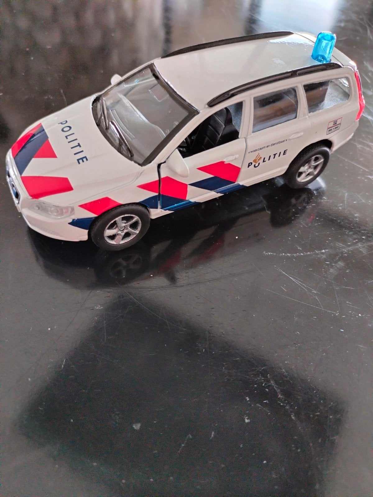 POLITIEAUTO VOLVO V70, Verzenden, Zo goed als nieuw, Auto, Overige merken