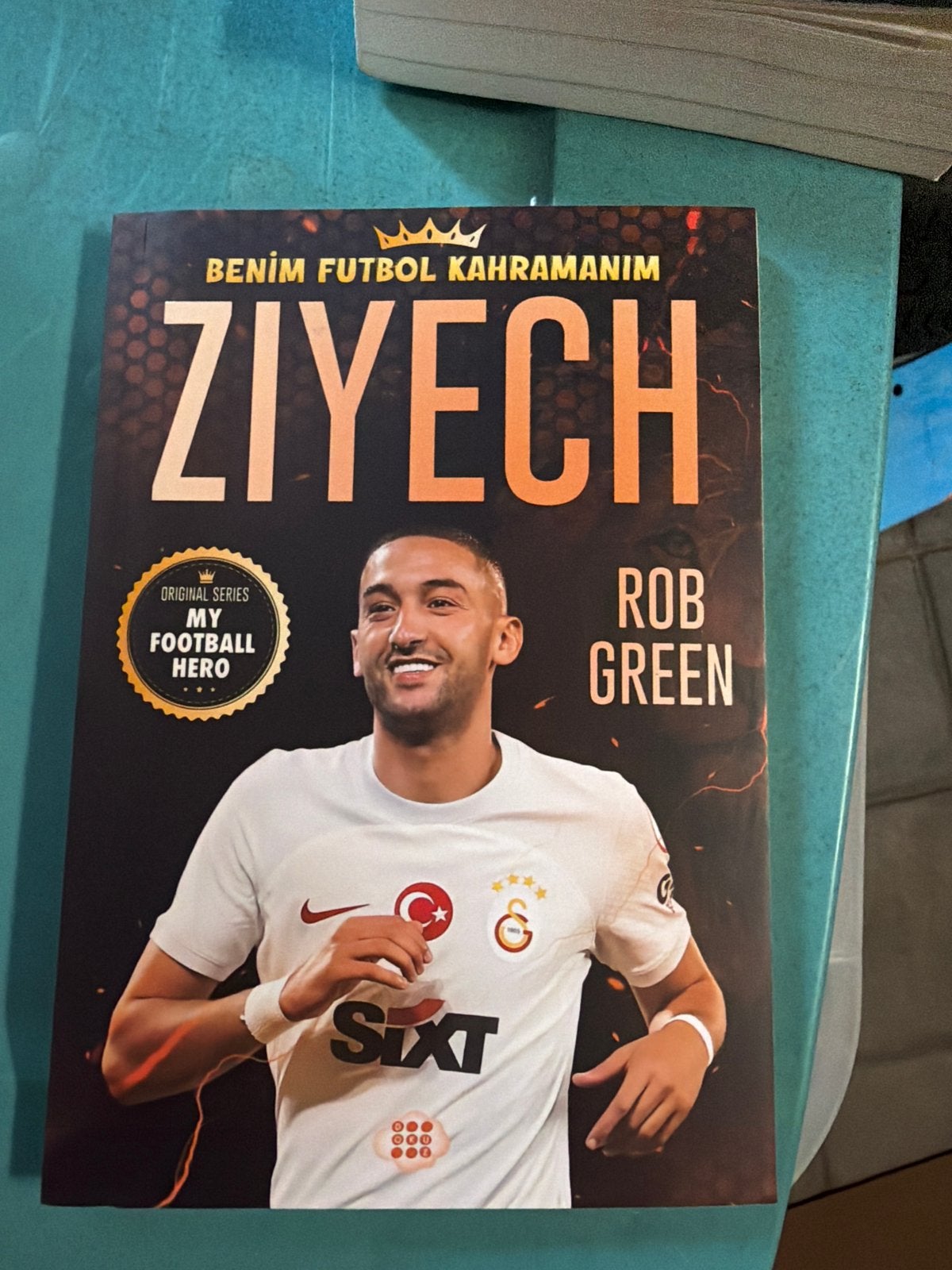 Boek: Mijn Voetbalheld Ziyech door Rob Green, Ophalen of Verzenden, Zo goed als nieuw, Overige sporten