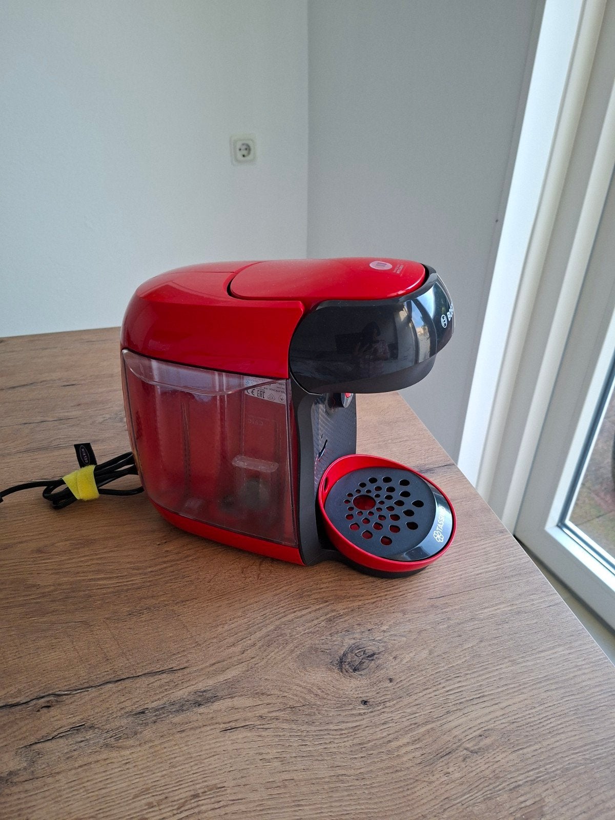 Bosch Tassimo Vivy 2 Koffiezetapparaat Rood, Ophalen, Koffiemachine, Zo goed als nieuw, 1 kopje