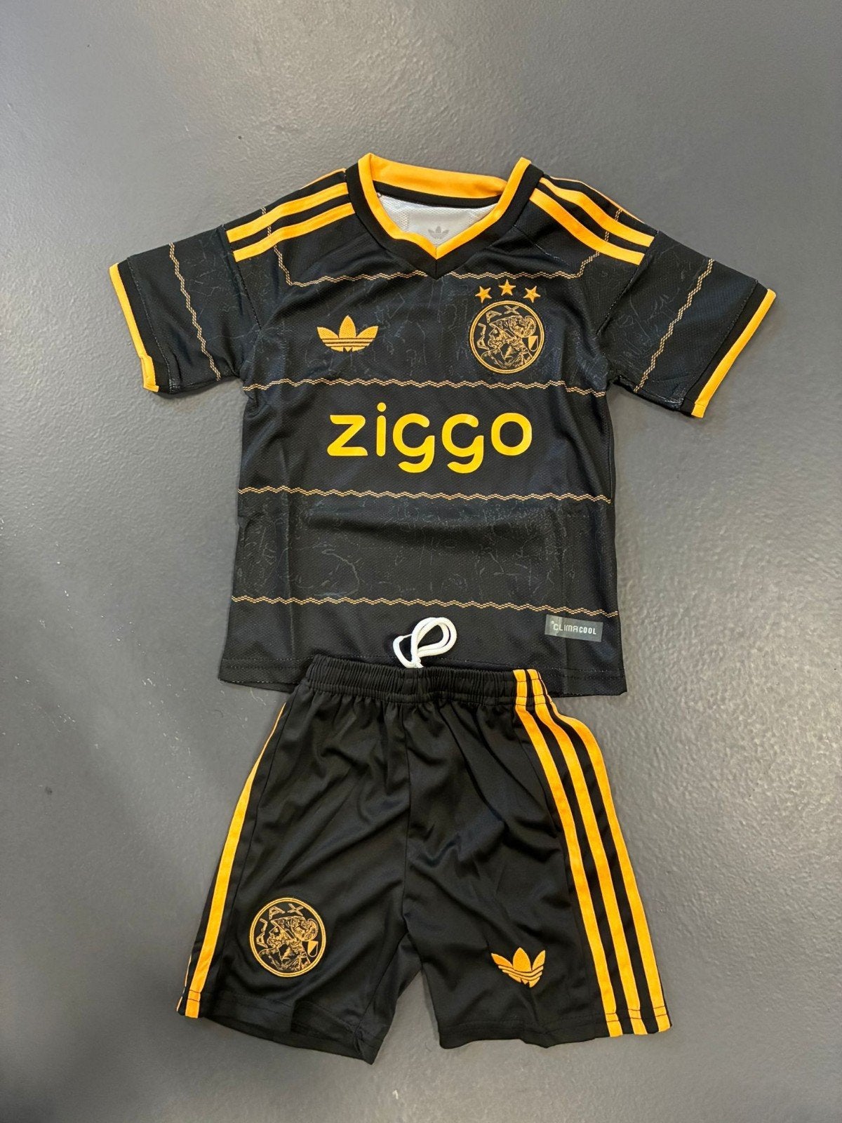 Ajax nieuwste uitsetje voor kids, Maat XS of kleiner, Verzenden, Nieuw, Shirt
