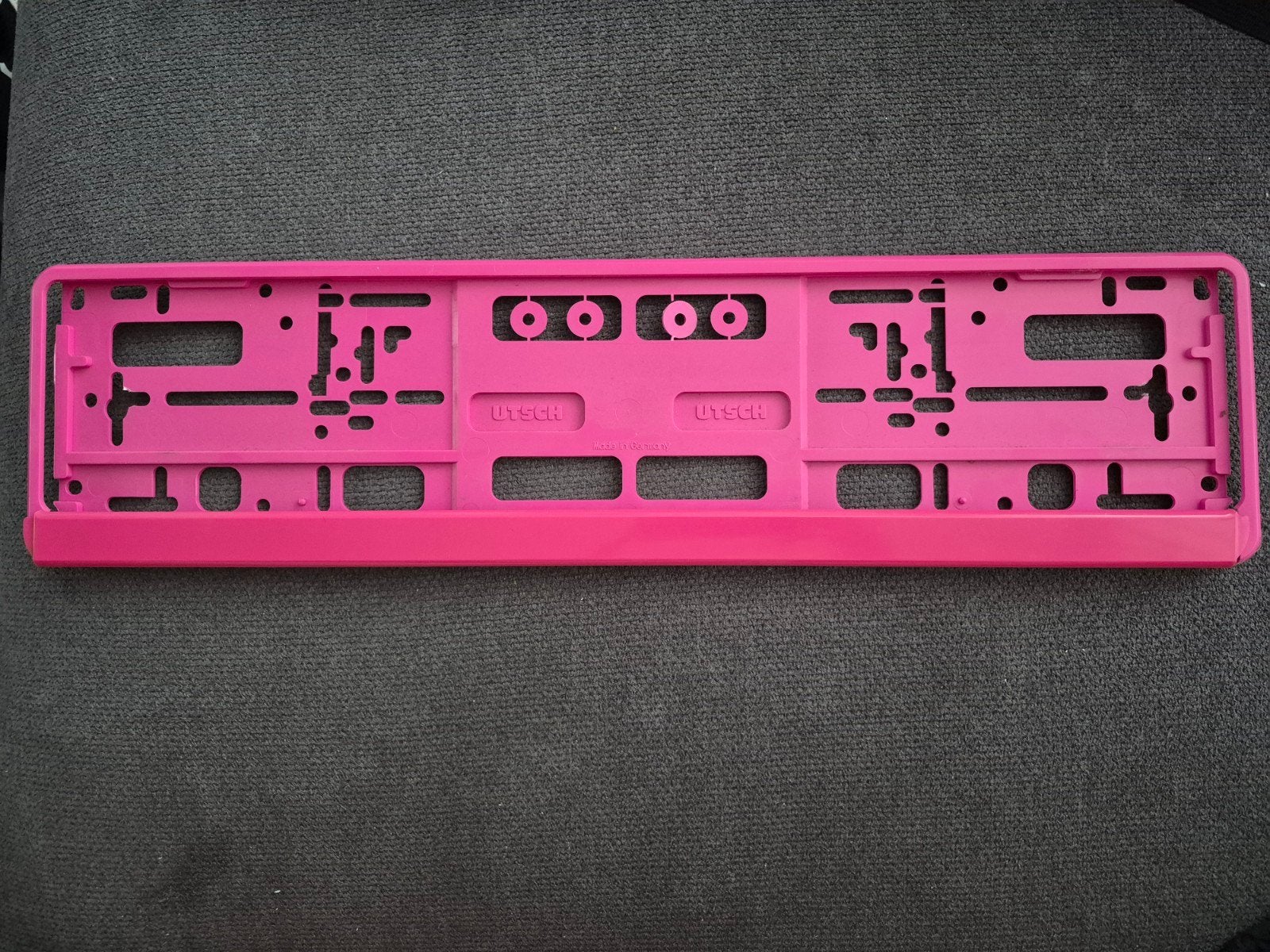Roze kentekenplaathouder, Ophalen, Gebruikt