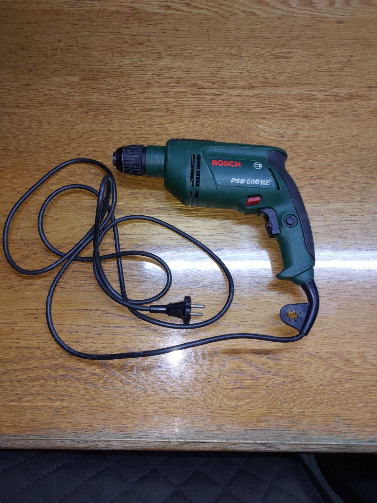 Bosch PSB 600 RE klopboor en HBM boorstandaard met klem, Doe-het-zelf en Verbouw, Gereedschap | Boormachines, Ophalen of Verzenden