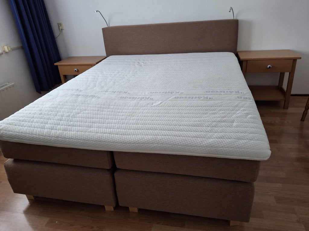 boxspring 160x200 cm+ 2 nachtkastjes kleur bruin, Ophalen of Verzenden, Tweepersoons, Bruin, 160 cm