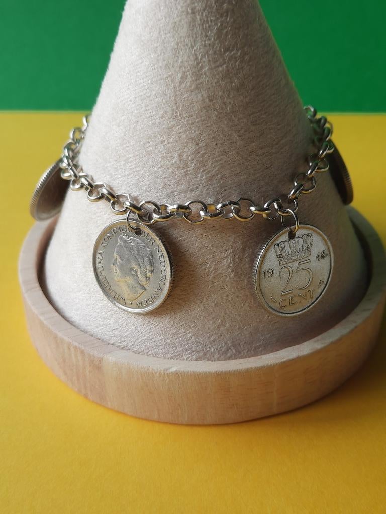 Wilhelmina Kwartjes Armband. Max. Lengte 21cm, Ophalen of Verzenden, Zo goed als nieuw, Zilver, Staal