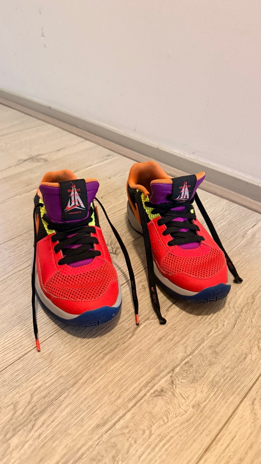 3paar Sportschoenen Nike en Adidas, Ophalen, Zo goed als nieuw, Jongen, Sportschoenen