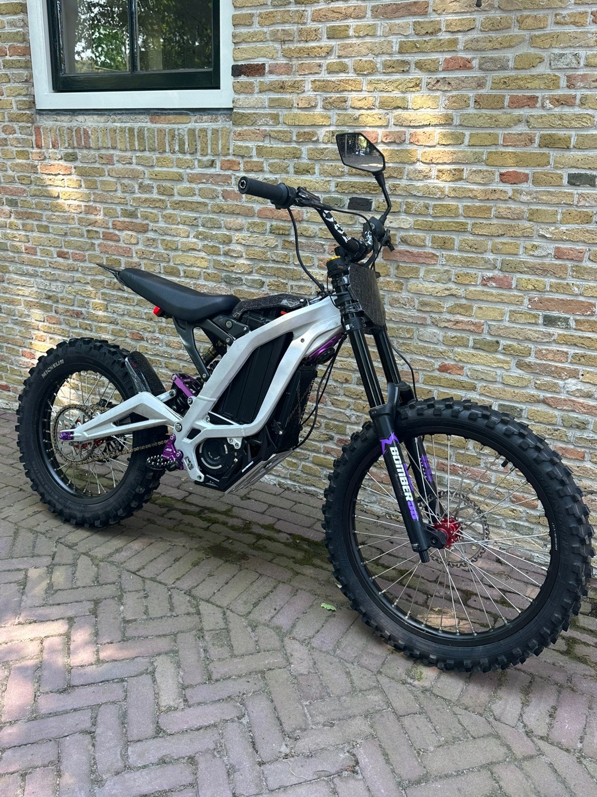 Sur-Ron Light Bee L1e| Bomber 58 | Carbon | JXR | 3100 km, Ophalen of Verzenden, Zo goed als nieuw, Overige merken