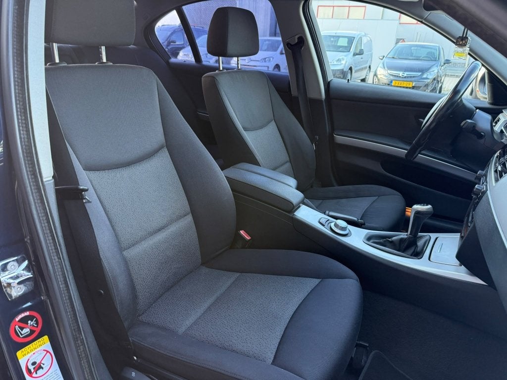 Foto 11 van BMW 3-Serie 2.0 I 318! 2006 Blauw