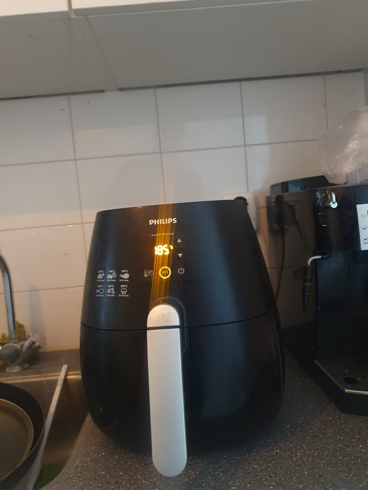 Foto 2 van Philips Airfryer - Zwart, Gebruikt