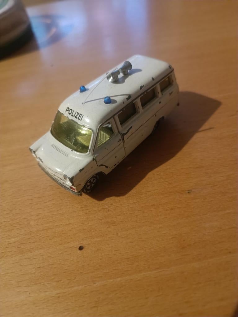 Siku Ford Transit Polizei - Vintage Speelgoedauto, Hobby en Vrije tijd, Modelbouw | Auto's en Voertuigen, Gebruikt, Auto, 1:50 of kleiner