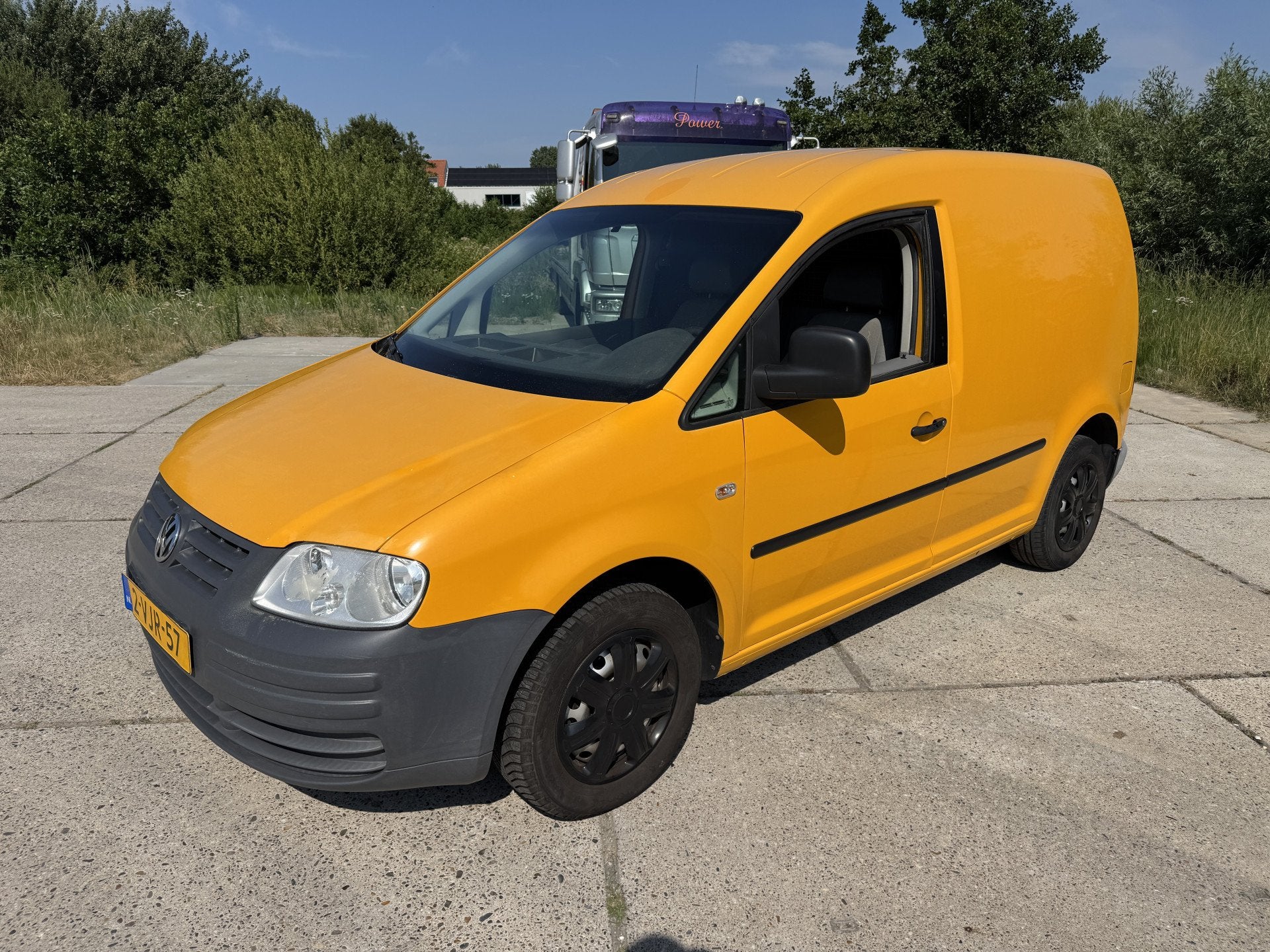 Volkswagen Caddy 1.9 TDI 75pk schuifdeur trekhaak apk 2027, Auto's, Voorwielaandrijving, Euro 5, Gebruikt, 4 cilinders