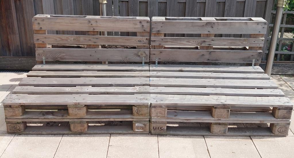 Nette Palletbanken met Pallet Tafel - Geschuurd & Gebeitst, Ophalen, Hout