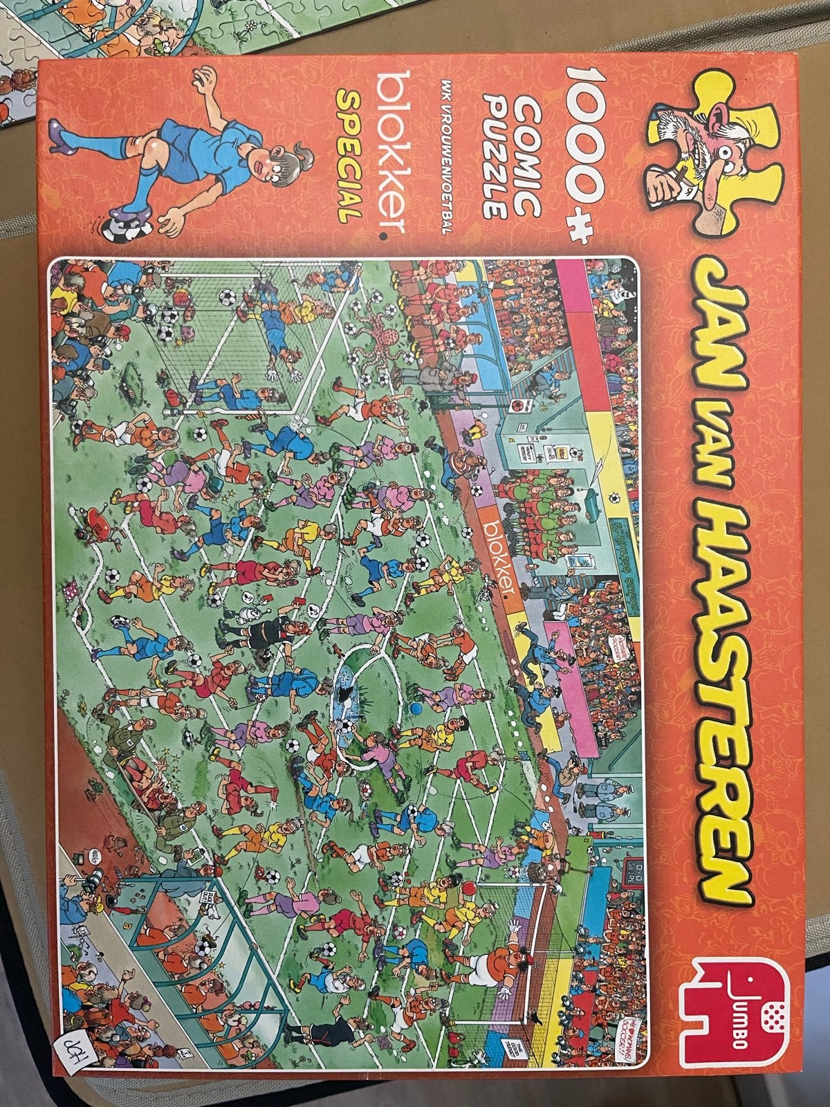 Jan van Haasteren Blokker Special Voetbal Puzzel 1000 stukje, Ophalen of Verzenden, 500 t/m 1500 stukjes, Zo goed als nieuw, Legpuzzel