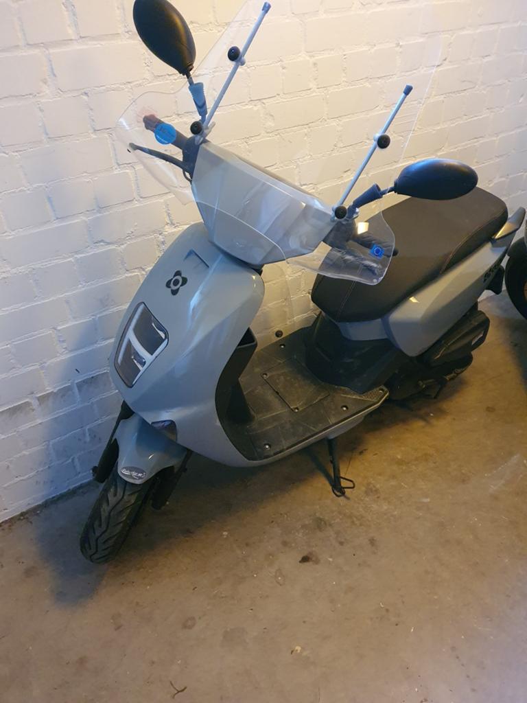 Te koop agm qube  bj 2020, Fietsen en Brommers, Scooters | Overige merken, Ophalen, Gebruikt, Benzine