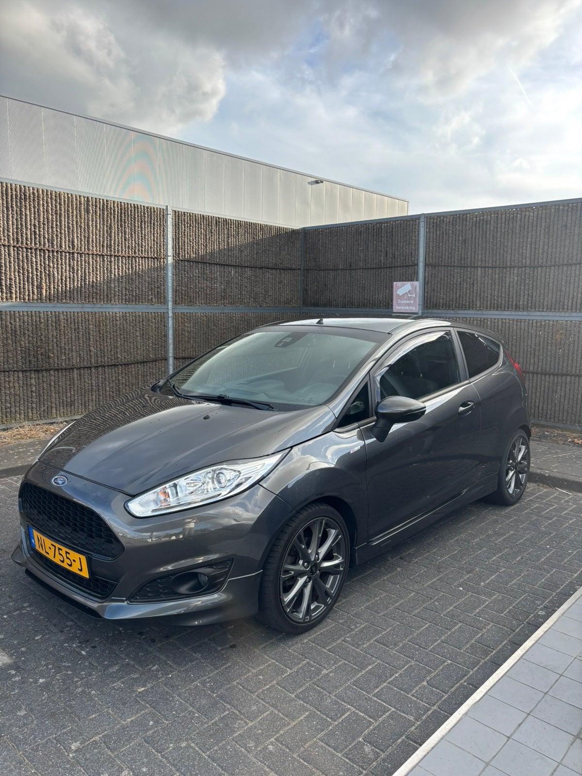 Ford Fiësta st-line 1.0 ecoboost 125PK 2017 Milltek systeem, Voorwielaandrijving, 125 pk, 40 €/maand, Zwart